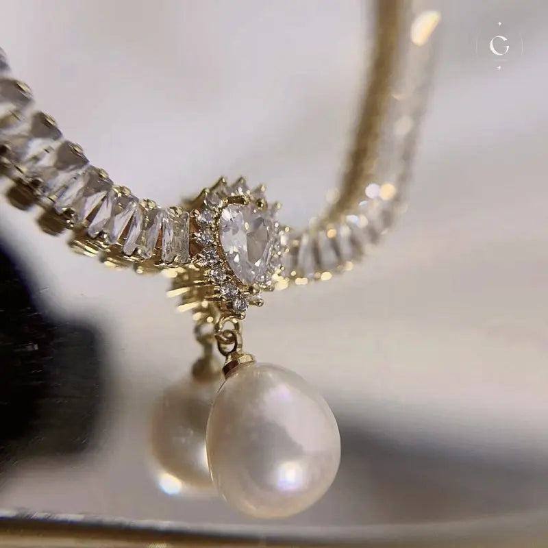 "Full Glam On" Pearl Necklace