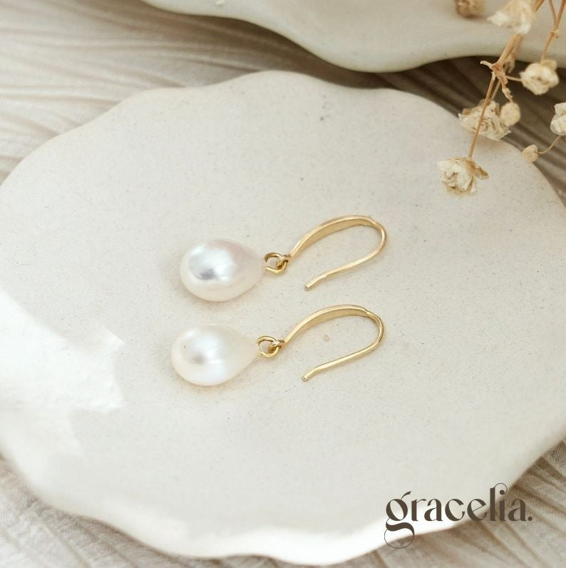 "Teardrop of Goddess" Pearl Hoop Earrings