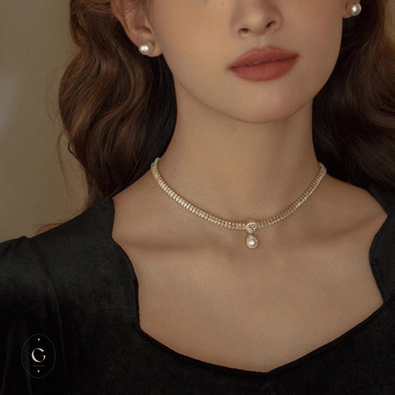 "Full Glam On" Pearl Necklace